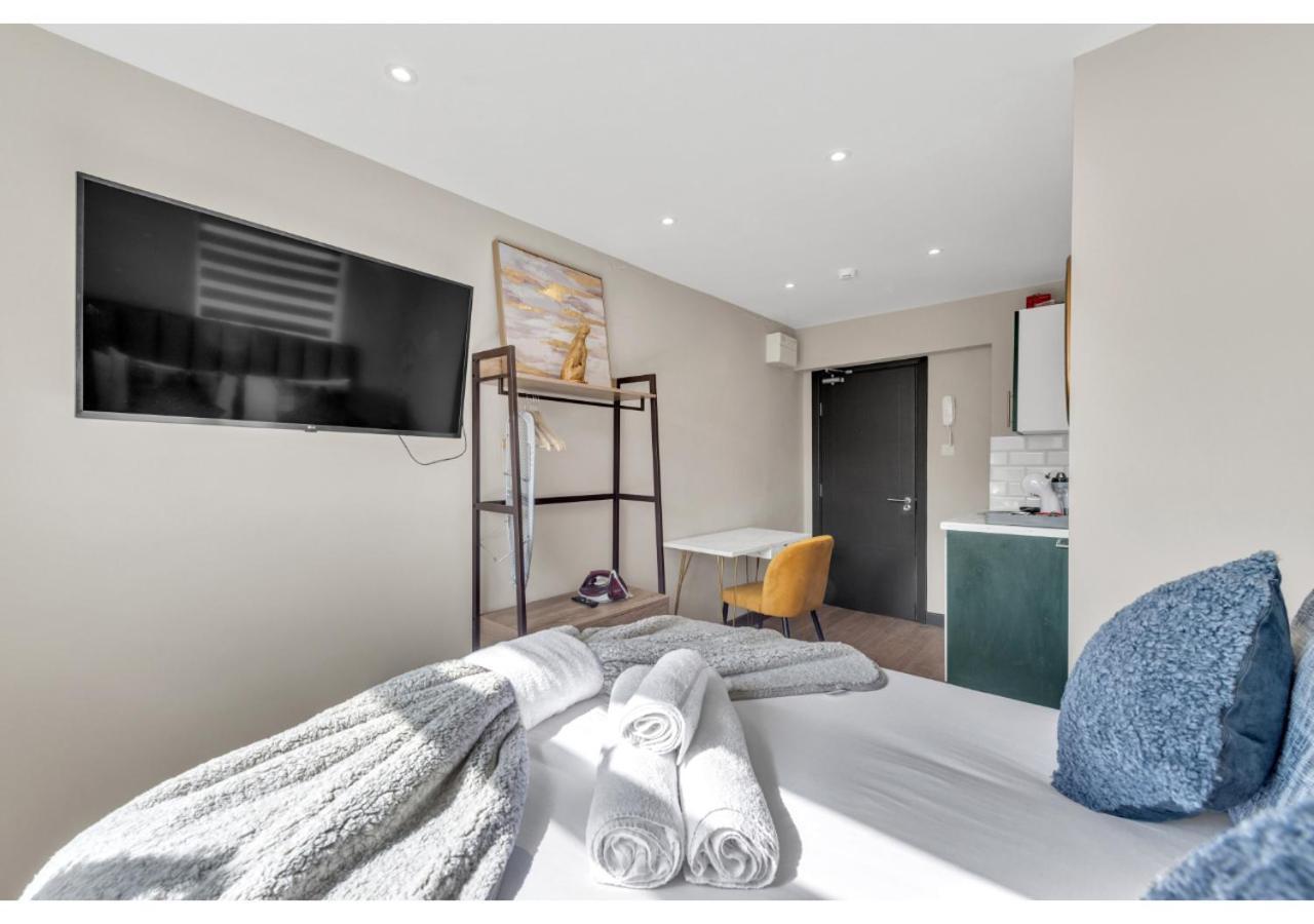 A Place To Dream: Airy In Serene Locale