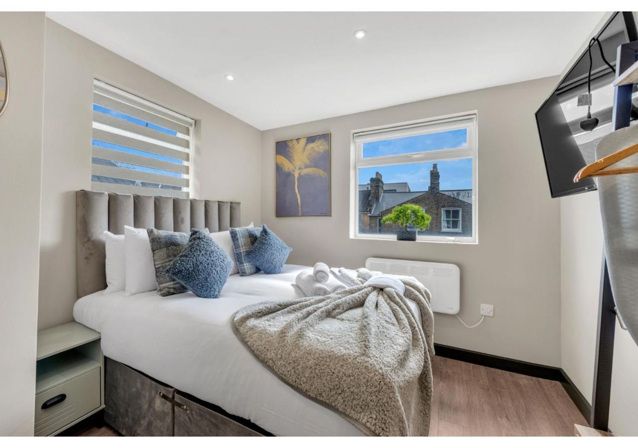 Apartment A Place To Dream: Airy In Serene Locale *